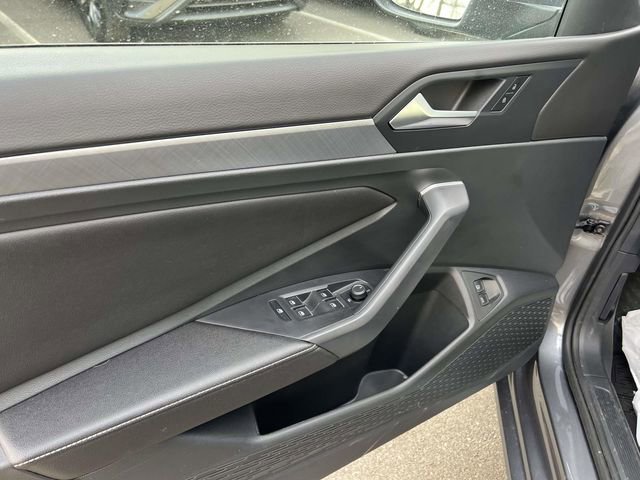 Certified 2023 Volkswagen Jetta SE w/ Panoramic Sunroof Package image 15