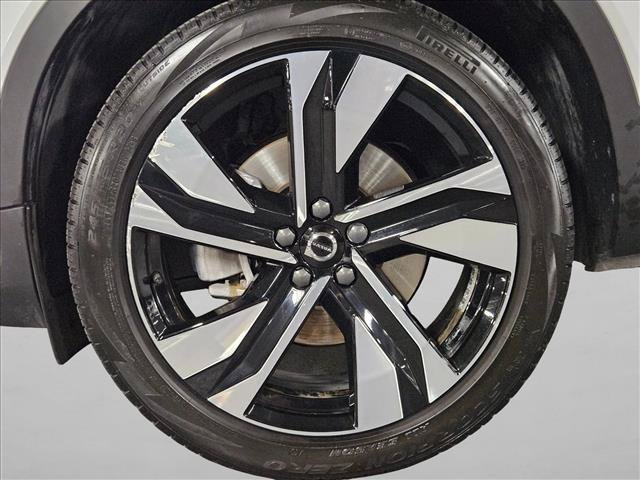 Used 2024 Volvo XC40 B5 Ultimate w/ Protection Package Premier AWD/4WD image 23