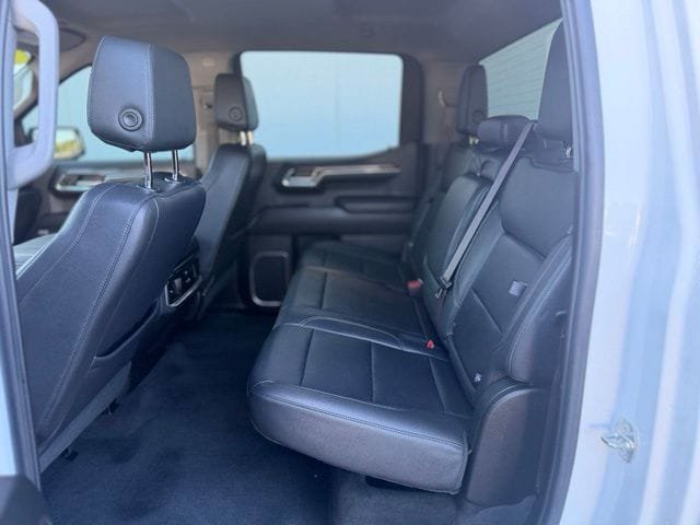 Used 2023 Chevrolet Silverado 1500 LTZ AWD/4WD image 23