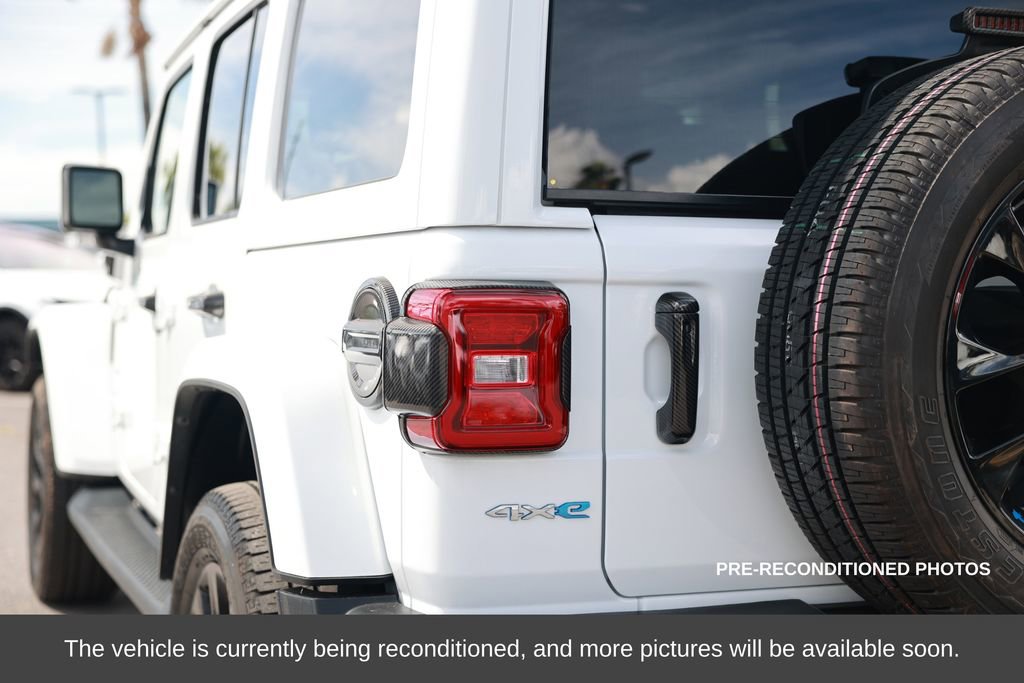 Used 2023 Jeep Wrangler Unlimited Sahara w/ Cold Weather Group image 13