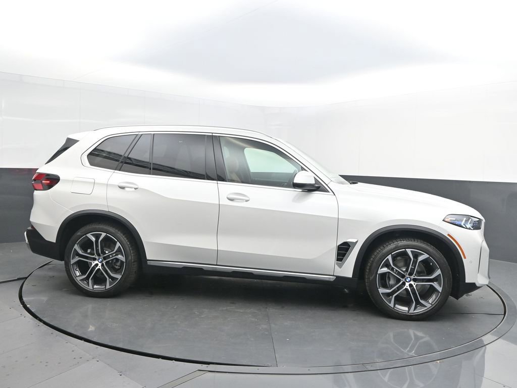 New 2026 BMW X5 xDrive40i AWD/4WD image 8