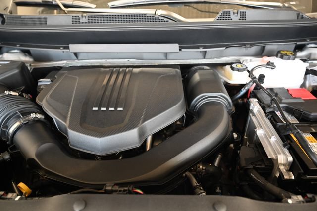 New 2026 GMC Acadia AT4 w/ Luxury Package AWD/4WD image 30
