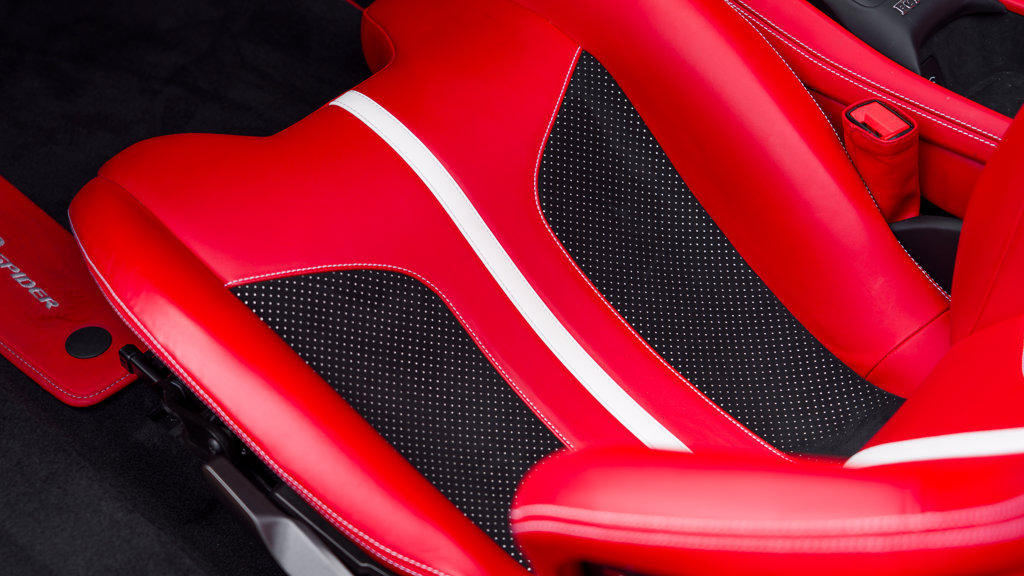 Used 2022 Ferrari F8 Tributo RWD image 16