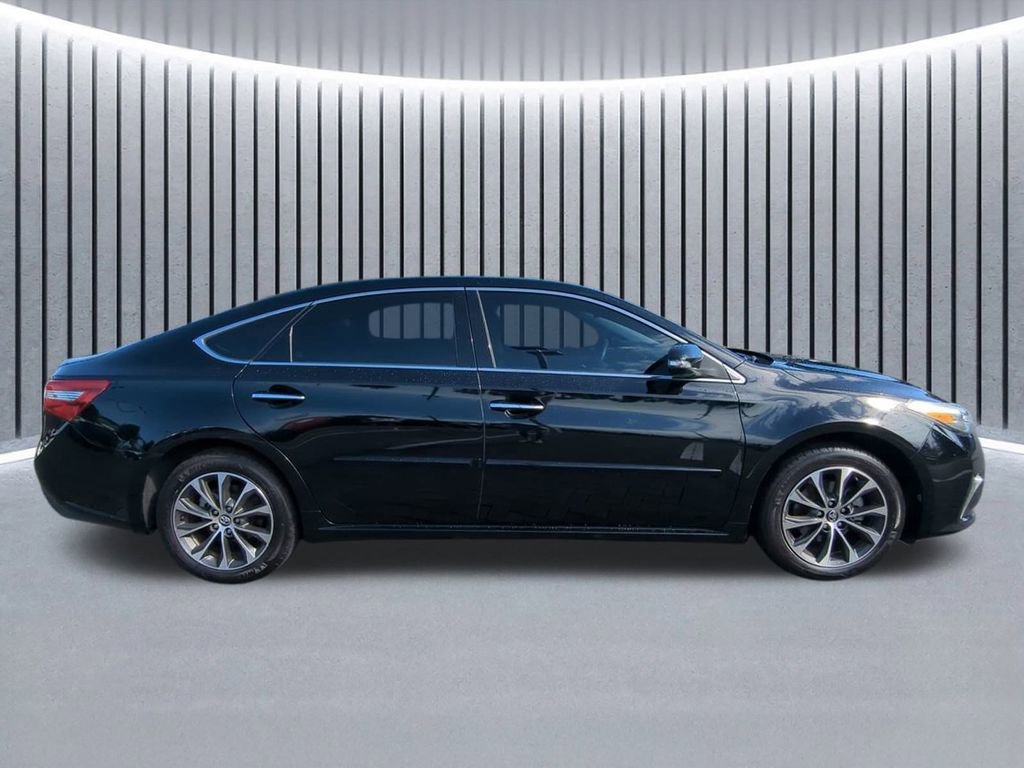 Used 2018 Toyota Avalon XLE w/ Protection Package image 4