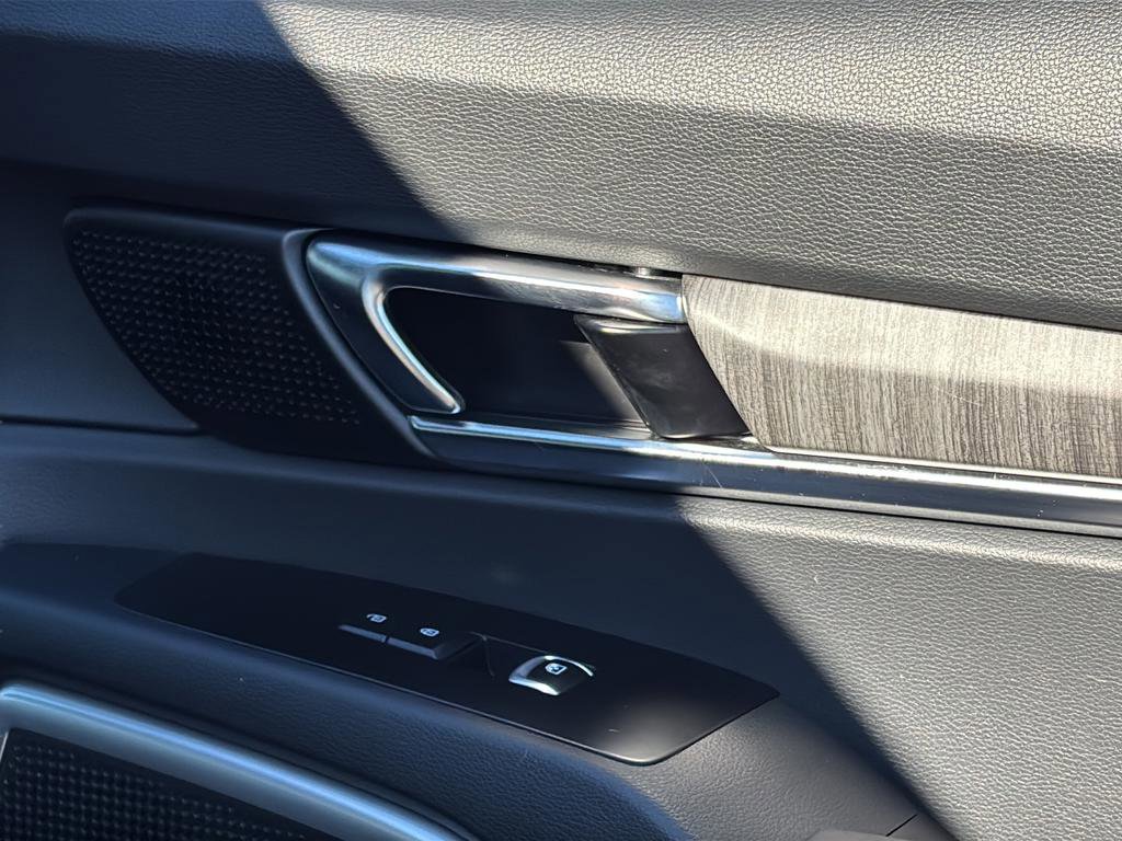 Used 2024 Kia Telluride EX w/ EX Captain's Chair Package image 39