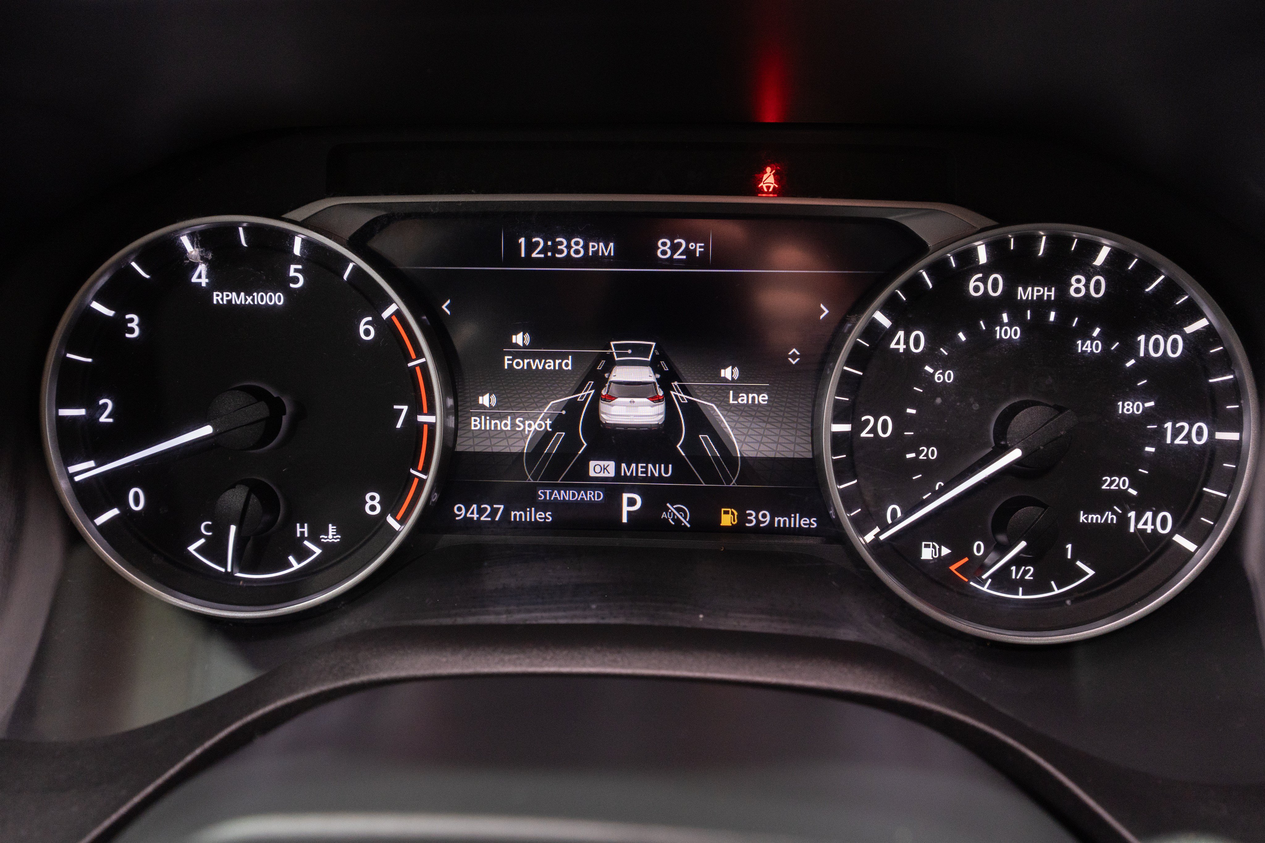 Used 2025 Nissan Rogue SV w/ SV Premium Package FWD image 24