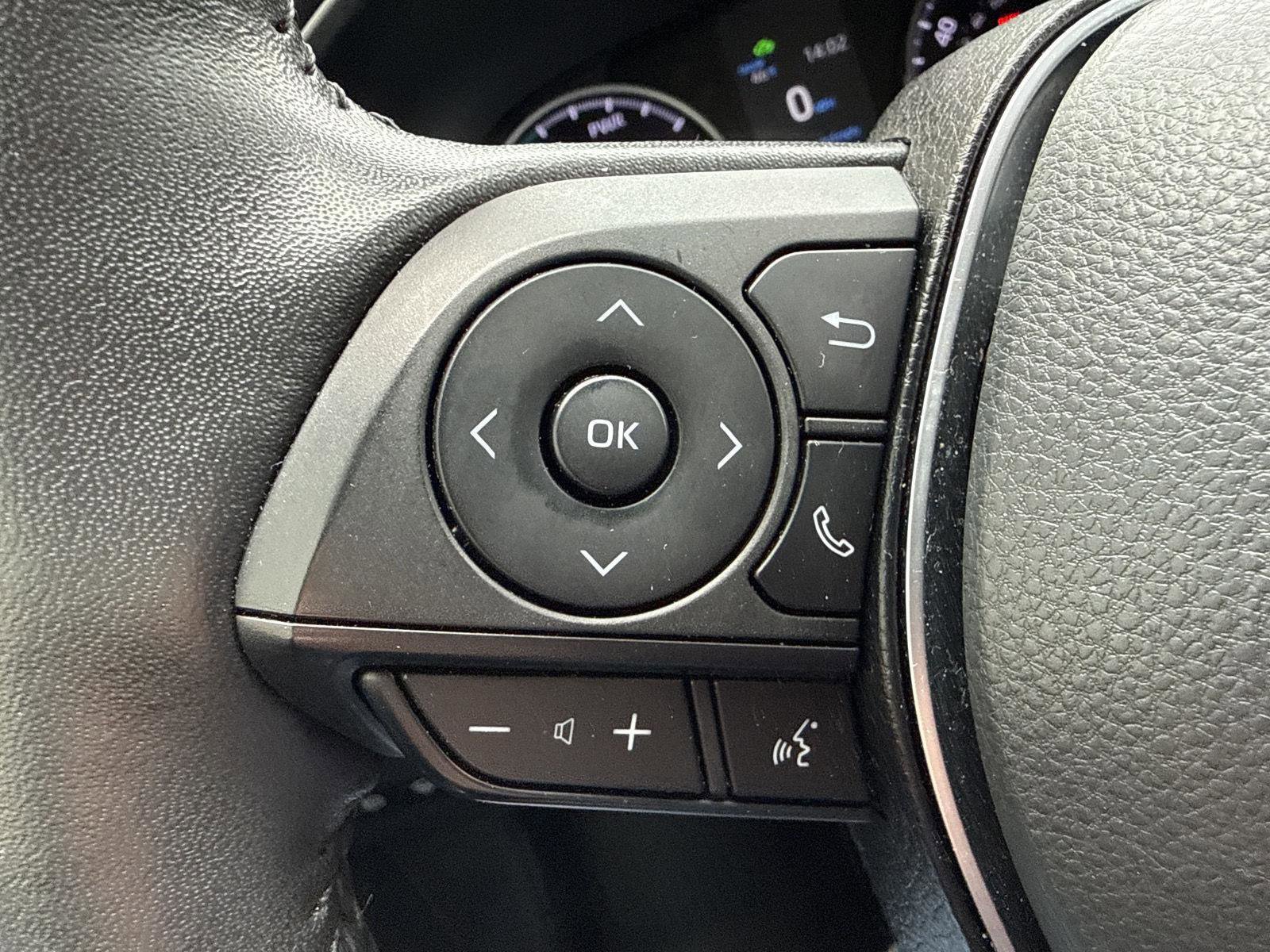 Used 2022 Toyota RAV4 XLE w/ Convenience Package image 20