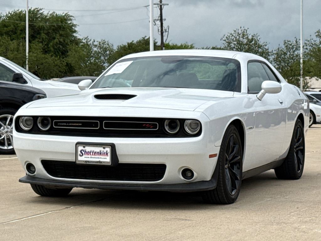 Used 2022 Dodge Challenger R/T image 3