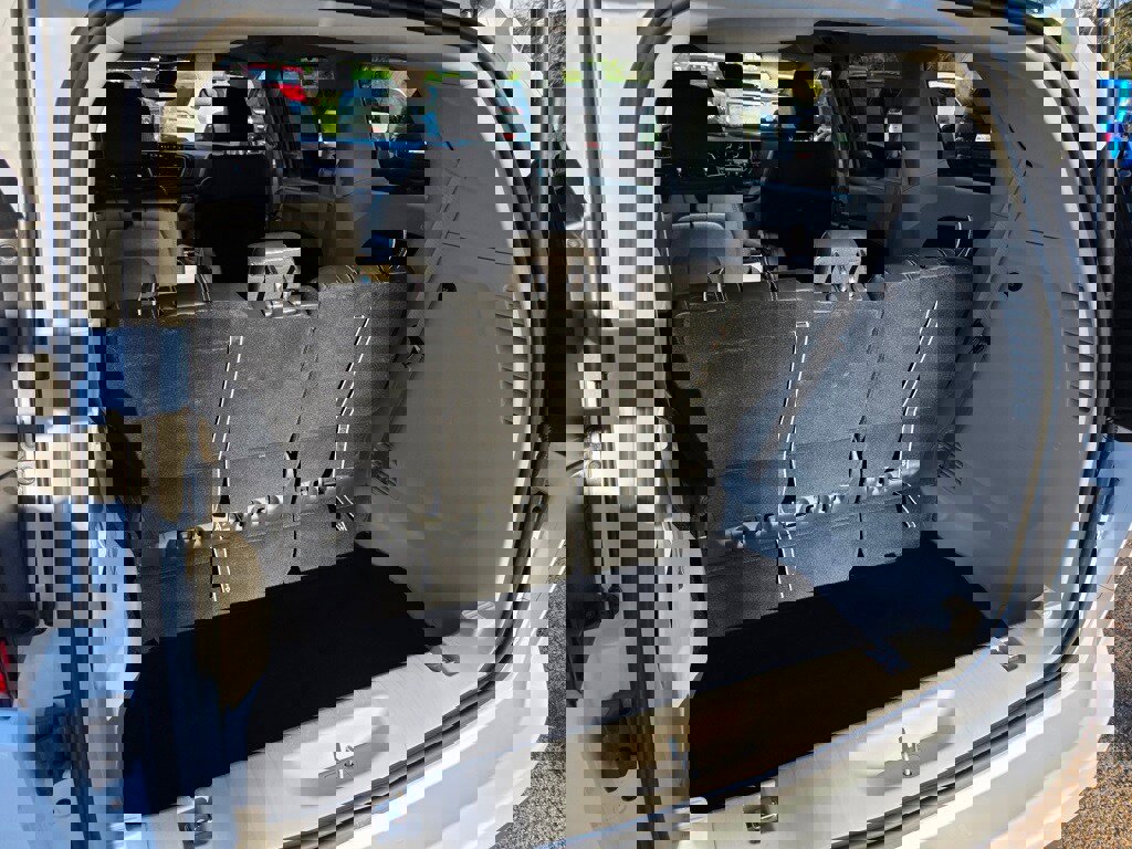 Used 2024 Chrysler Pacifica Touring-L image 22