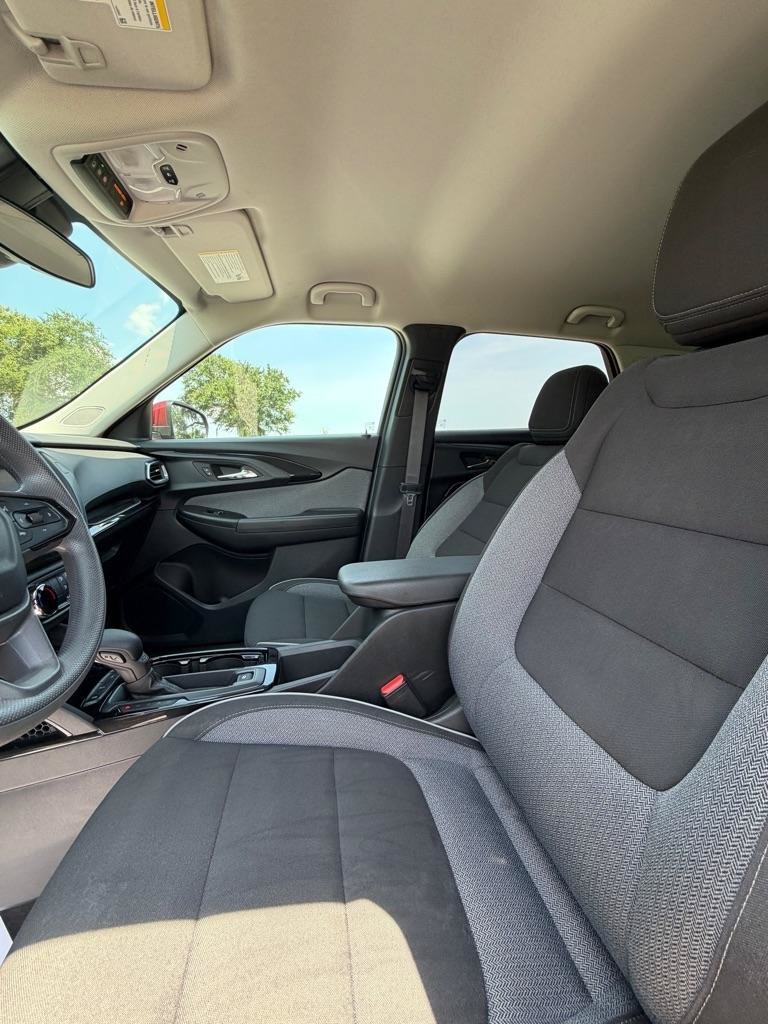 Used 2023 Chevrolet TrailBlazer LT FWD image 10