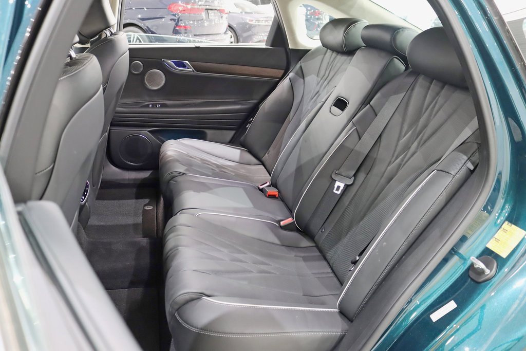 Used 2023 Genesis G80 image 31