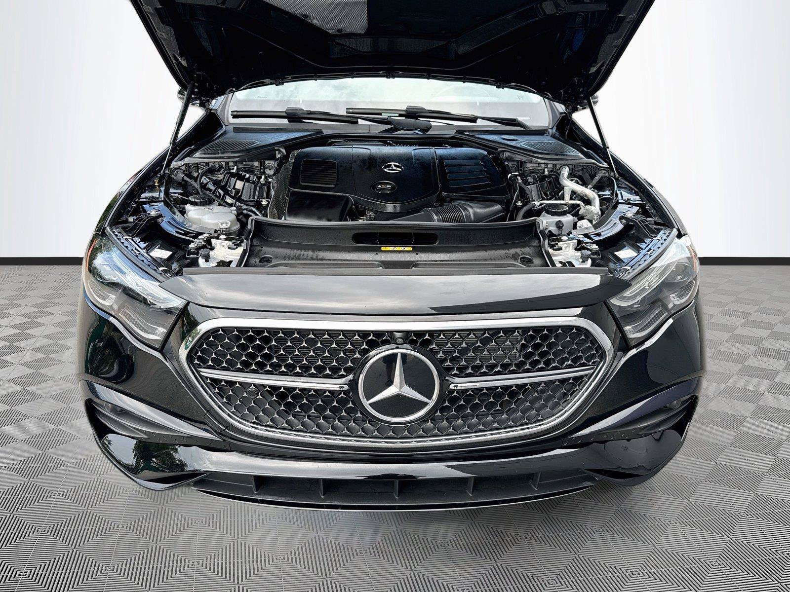 Used 2024 Mercedes-Benz E 350 4MATIC Sedan image 30