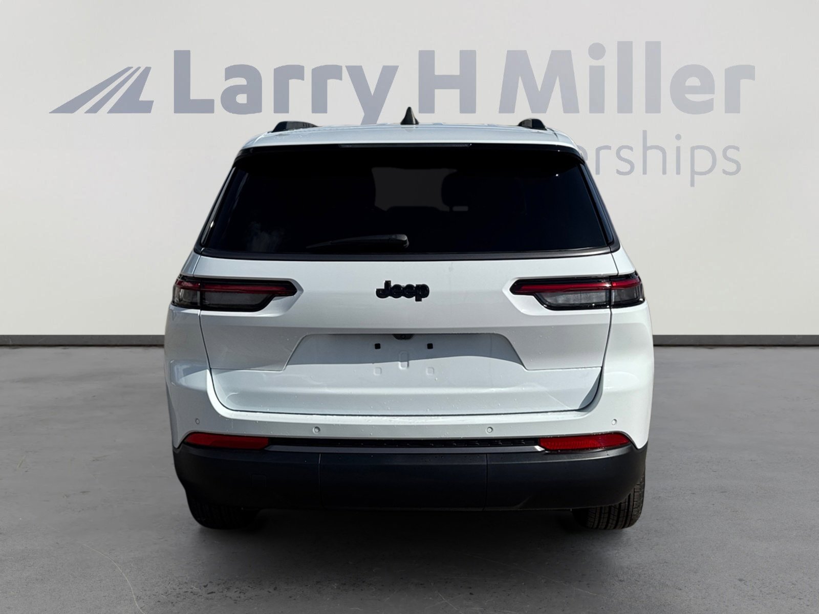 New 2026 Jeep Grand Cherokee L 2WD image 4