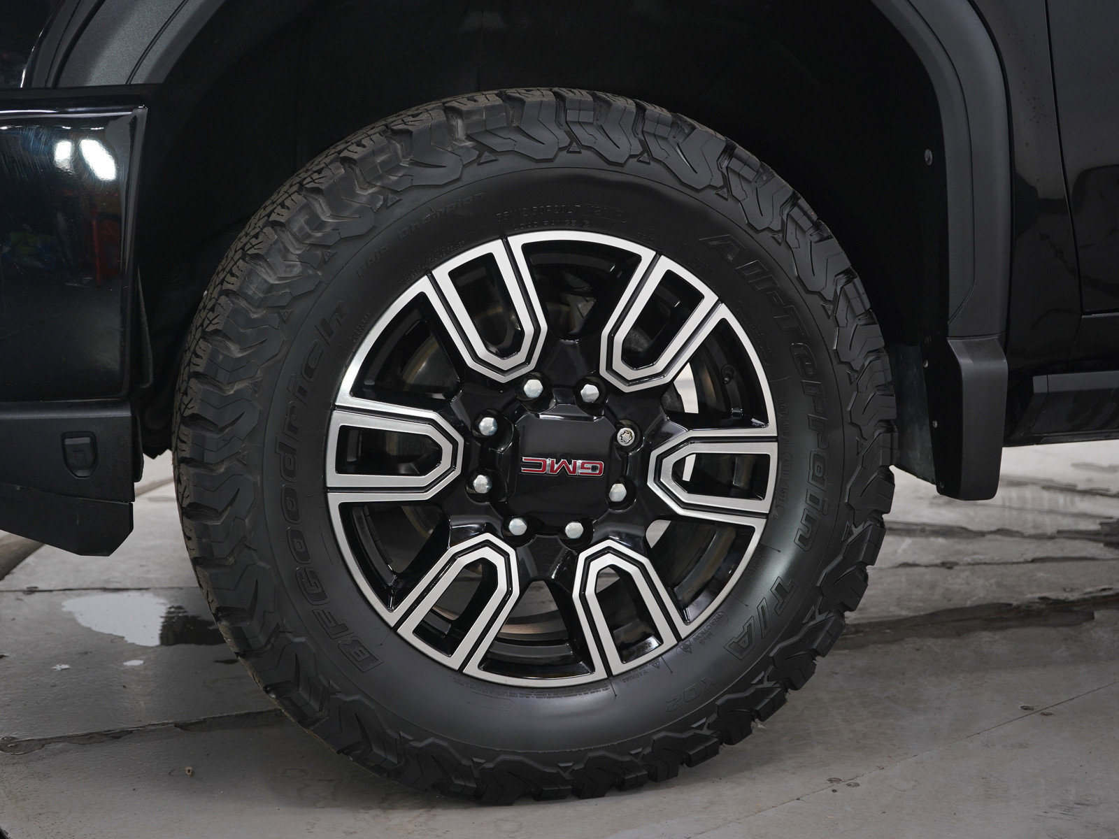 Used 2023 GMC Sierra 2500 AT4 w/ AT4 Preferred Package image 30