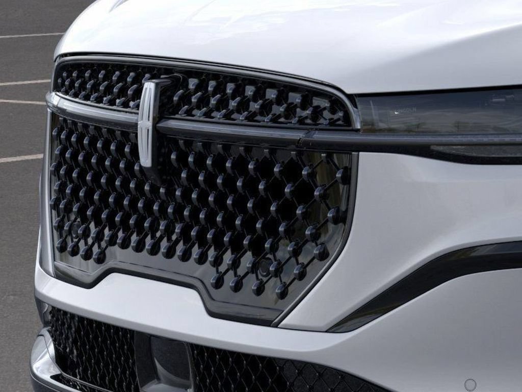 New 2025 Lincoln Nautilus Reserve AWD/4WD image 17