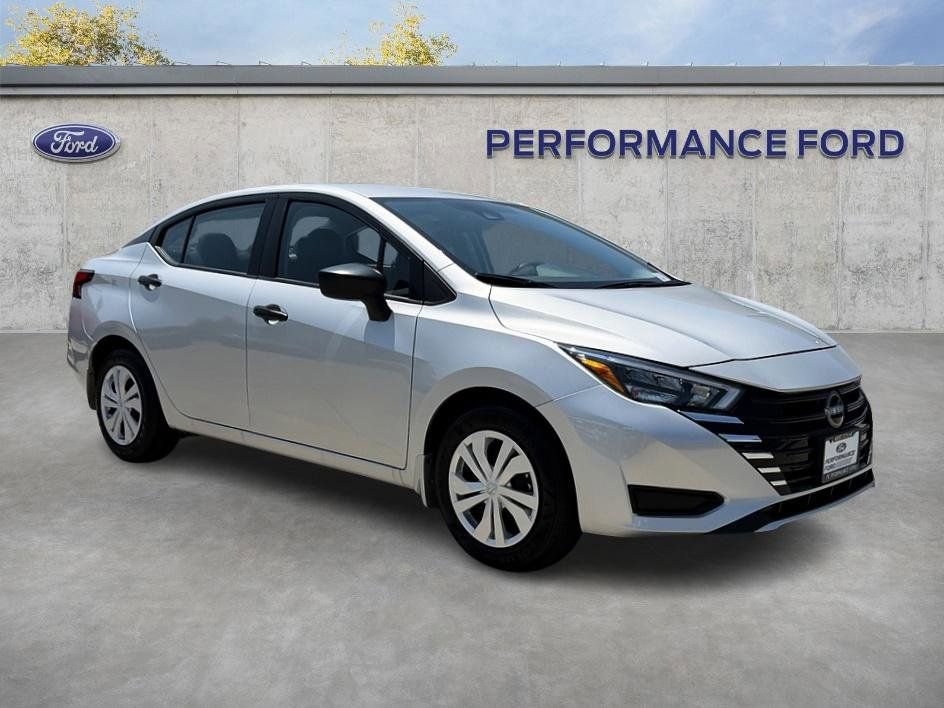 Used 2025 Nissan Versa S w/ Trunk Package FWD image 5
