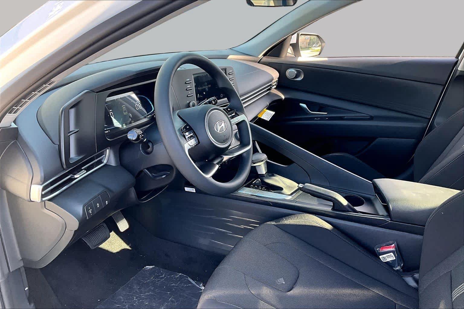New 2026 Hyundai Elantra SE FWD image 10