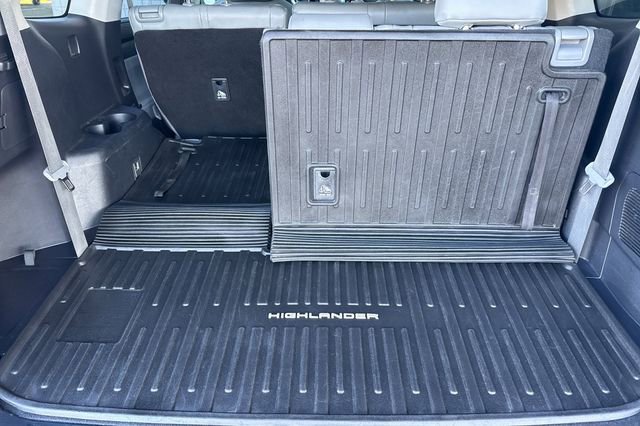 Used 2022 Toyota Highlander XLE AWD/4WD image 20