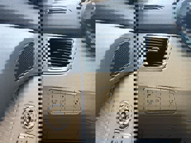 Used 2013 Hyundai Elantra GLS w/ Preferred Pkg image 17