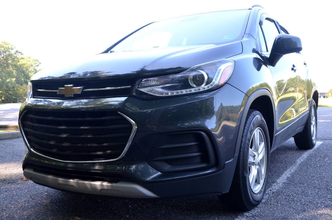 Used 2018 Chevrolet Trax LT w/ LT Convenience Package image 3