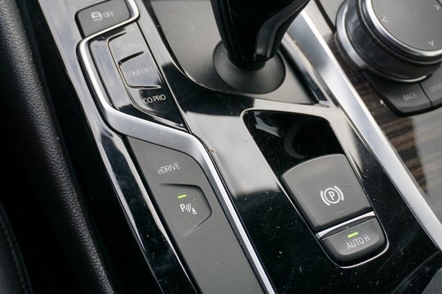 Used 2018 BMW 530e xDrive w/ Premium Package 2 image 23