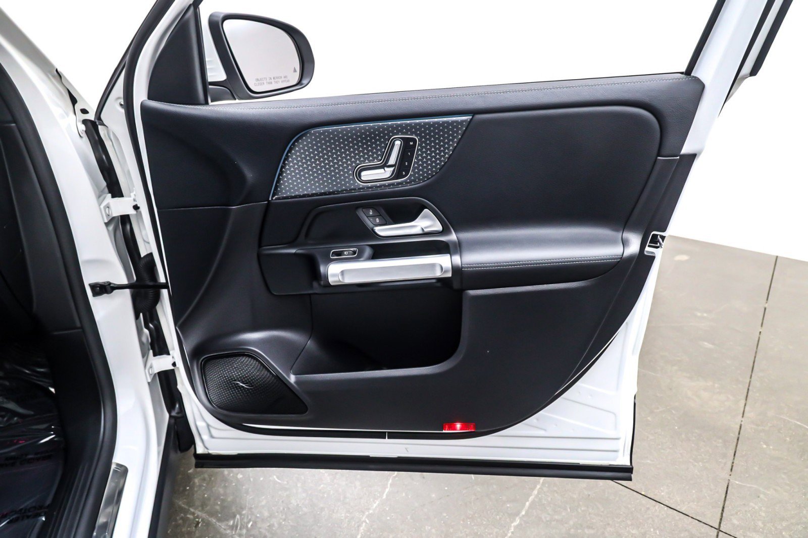 Used 2024 Mercedes-Benz EQB 250+ image 24