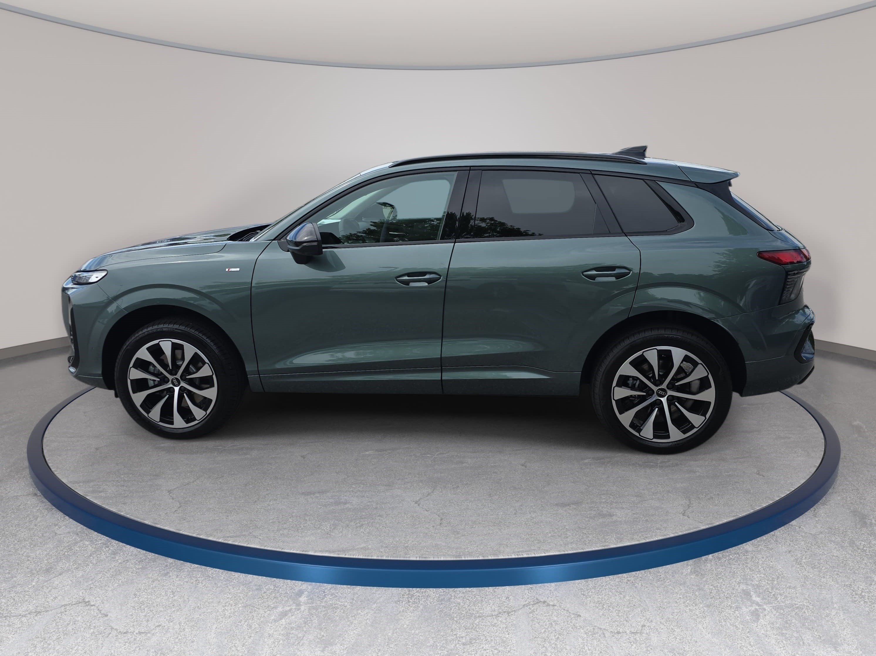 New 2026 Audi Q3 quattro 2.0T AWD/4WD image 8