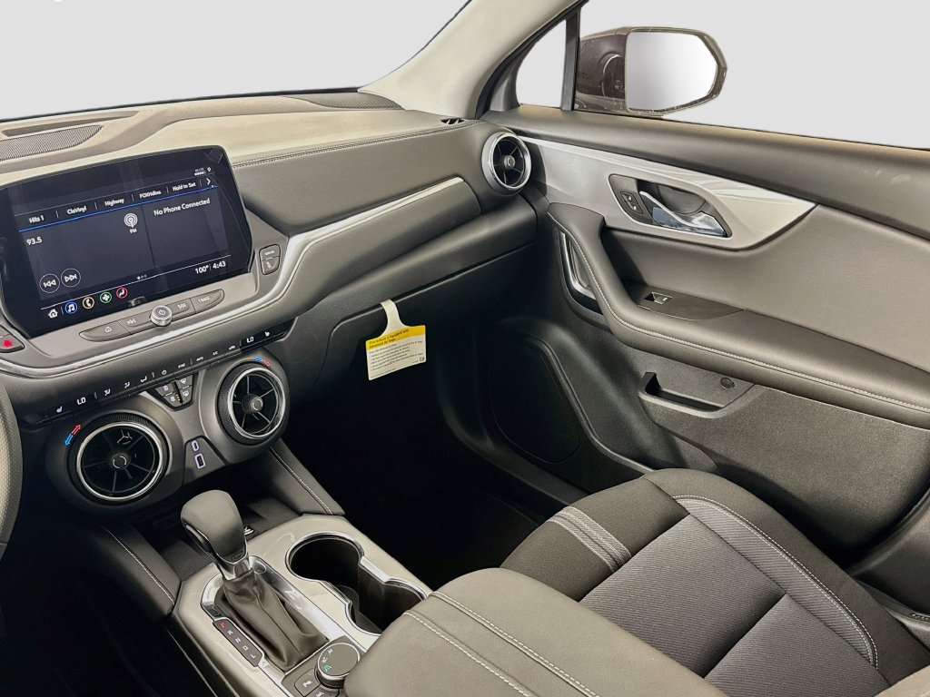 New 2026 Chevrolet Blazer LT w/ Convenience Package FWD image 24