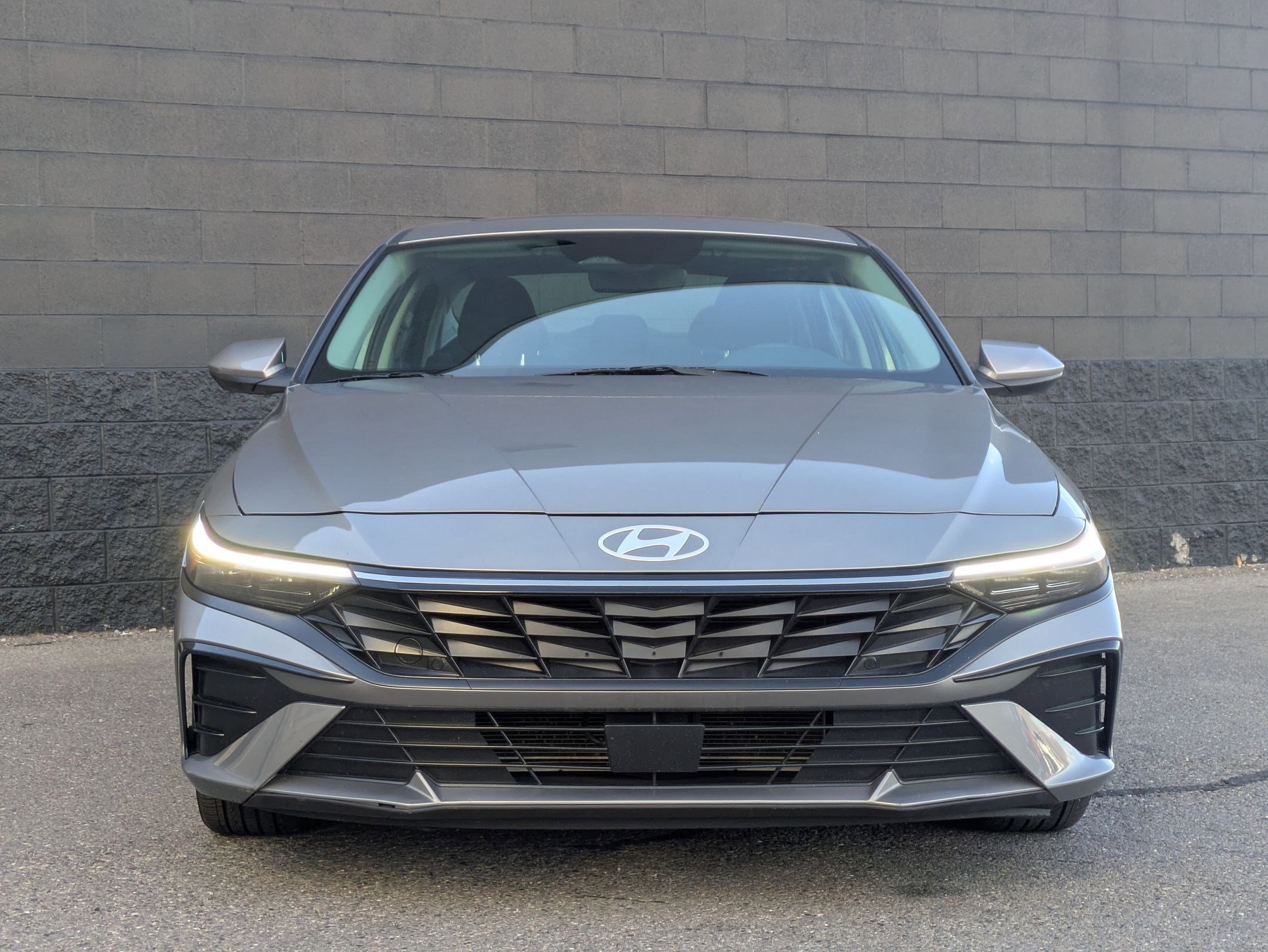 Used 2024 Hyundai Elantra SEL w/ Convenience Package image 2