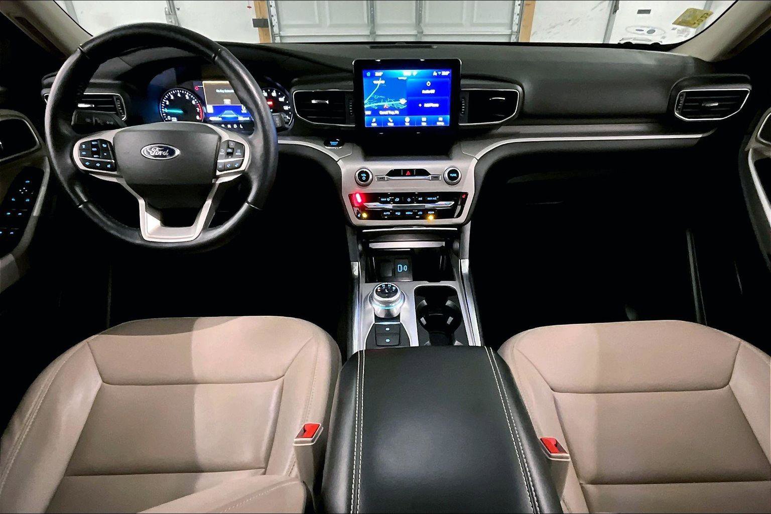 Used 2022 Ford Explorer XLT w/ Equipment Group 202A image 14