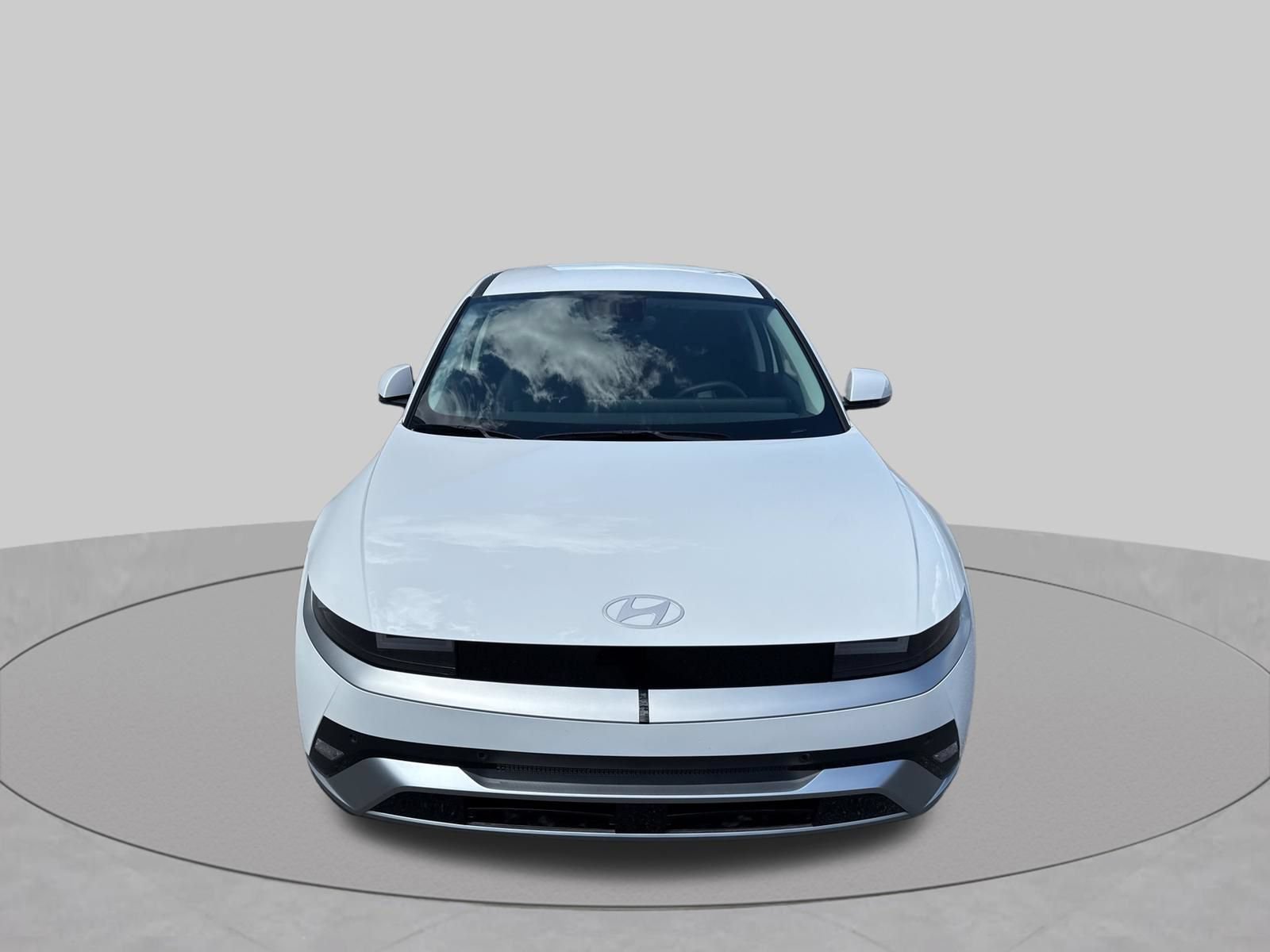 Used 2026 Hyundai Ioniq 5 SEL RWD image 2