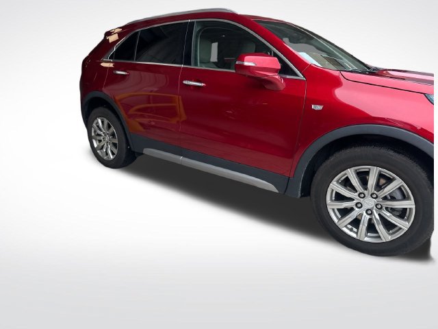 Used 2022 Cadillac XT4 Premium Luxury w/ Enhanced Visibility Package FWD image 6