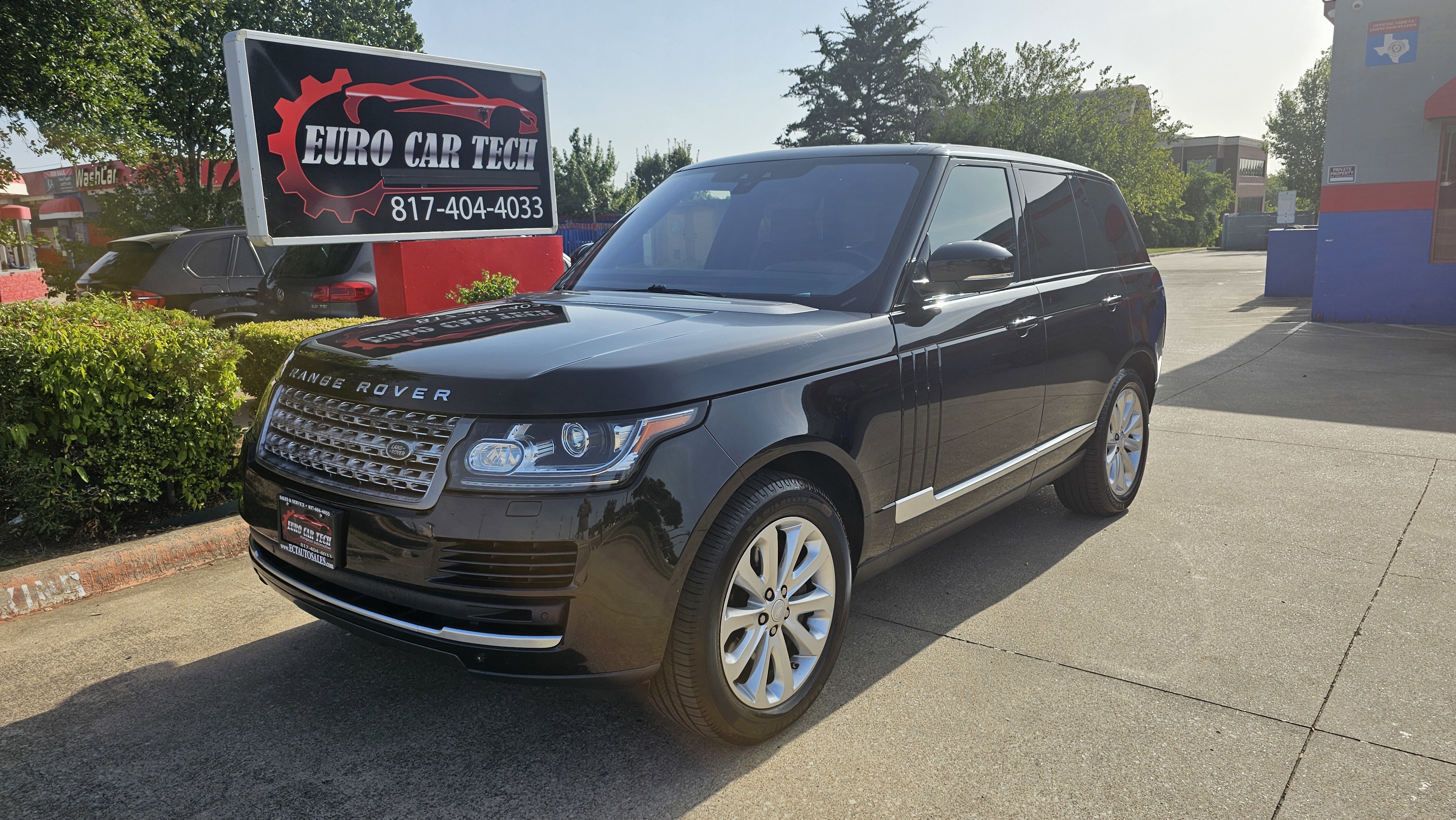 Used 2017 Land Rover Range Rover HSE image 1