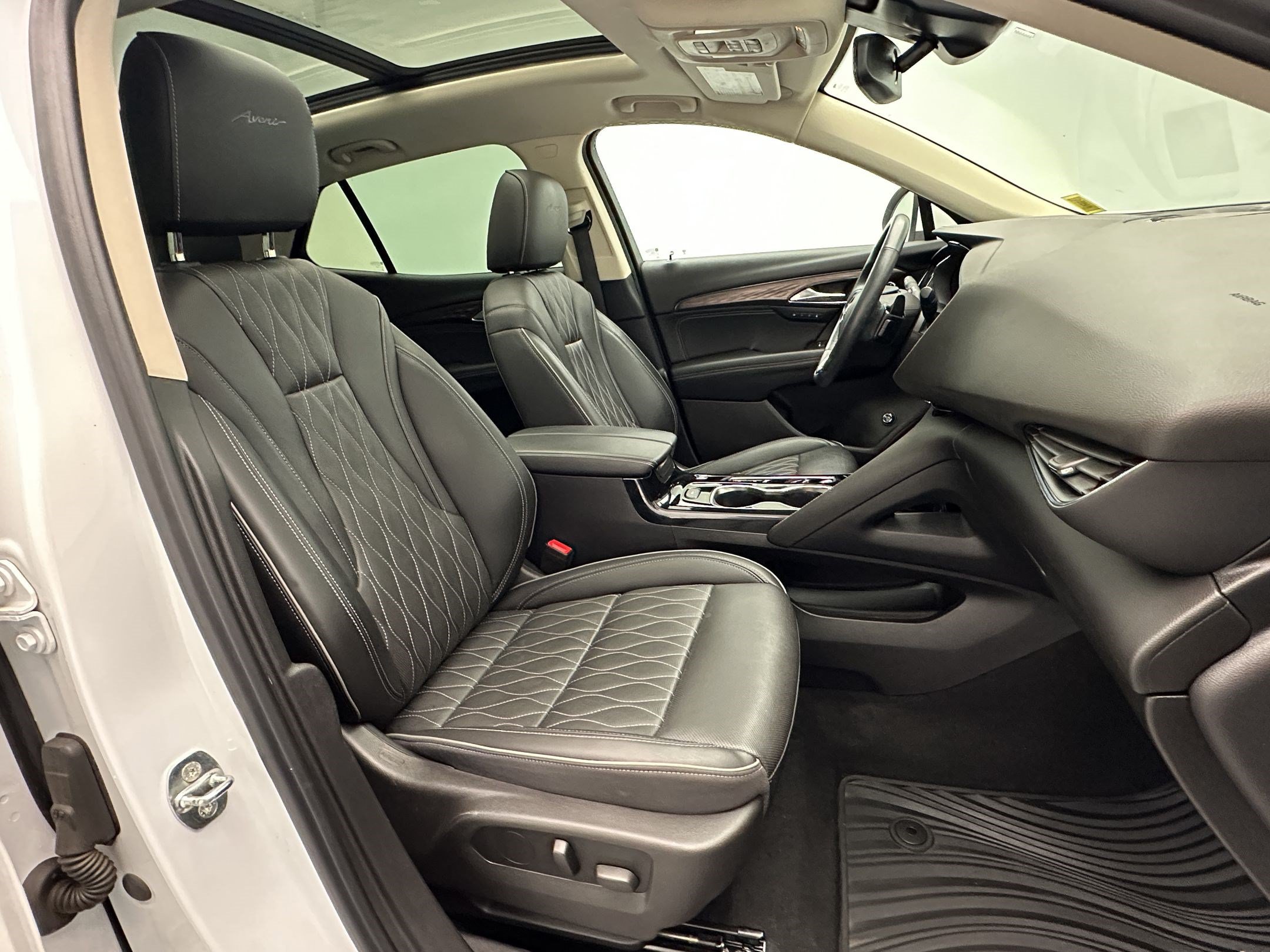 Certified 2022 Buick Envision Avenir w/ Safety Package AWD/4WD image 26