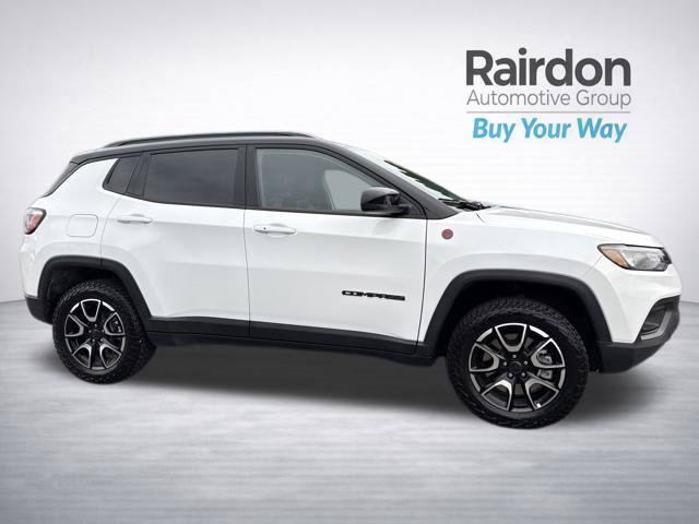 Used 2026 Jeep Compass Trailhawk AWD/4WD image 8