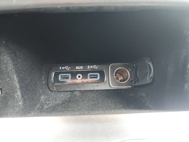 Used 2018 Jeep Grand Cherokee Altitude RWD image 32