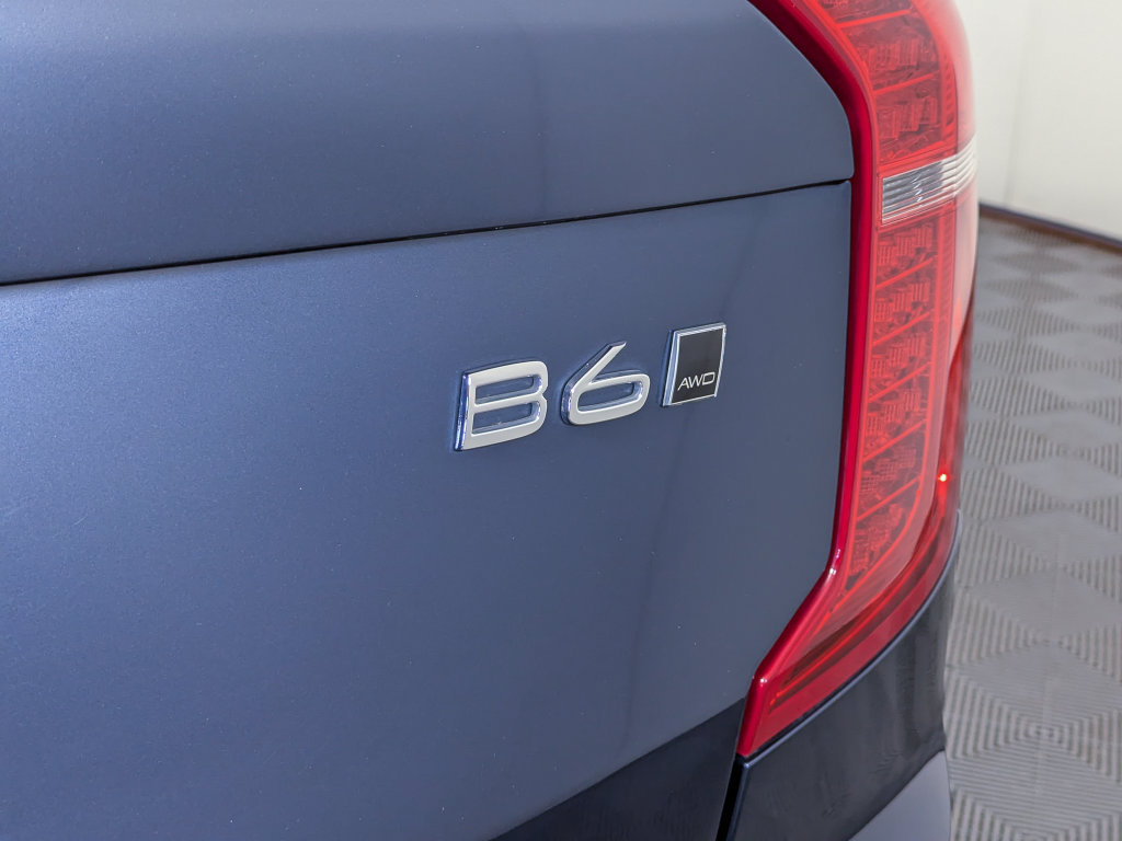 Used 2023 Volvo XC90 B6 Plus w/ Protection Package Premier AWD/4WD image 12