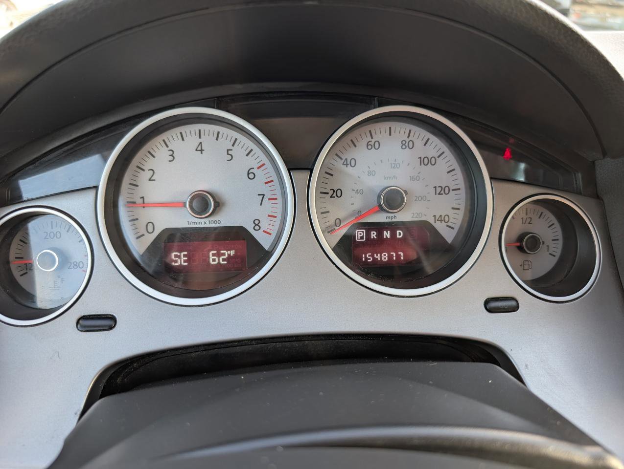 Used 2010 Volkswagen Routan SEL image 18