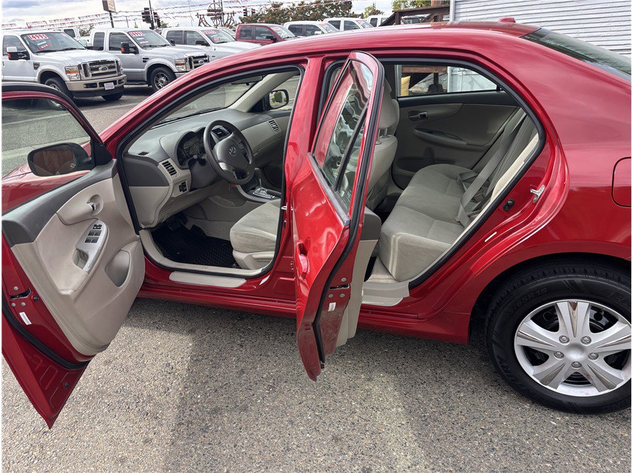 Used 2010 Toyota Corolla image 13