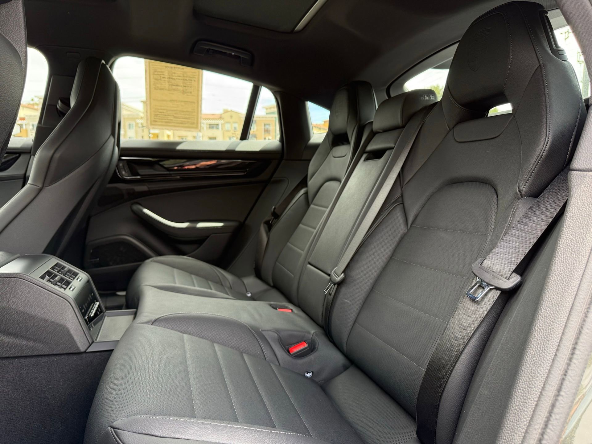 Used 2026 Porsche Panamera image 27
