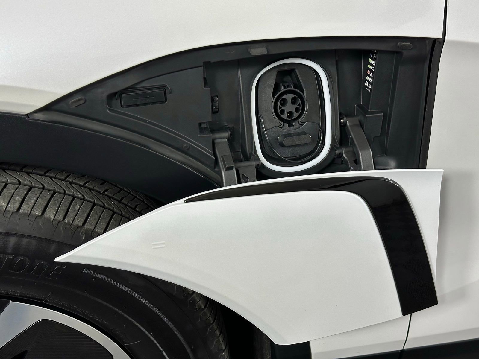 Used 2024 Chevrolet Blazer EV LT image 33