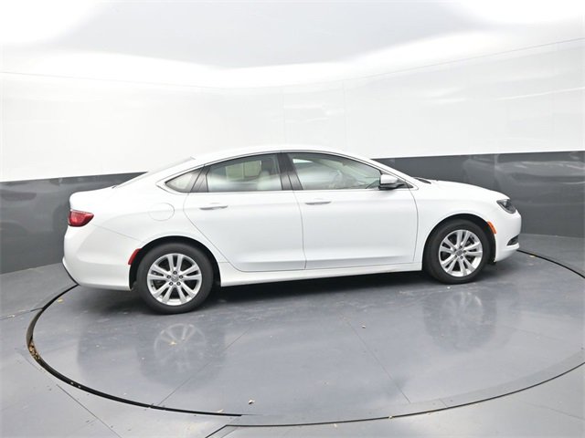 Used 2016 Chrysler 200 Limited image 8