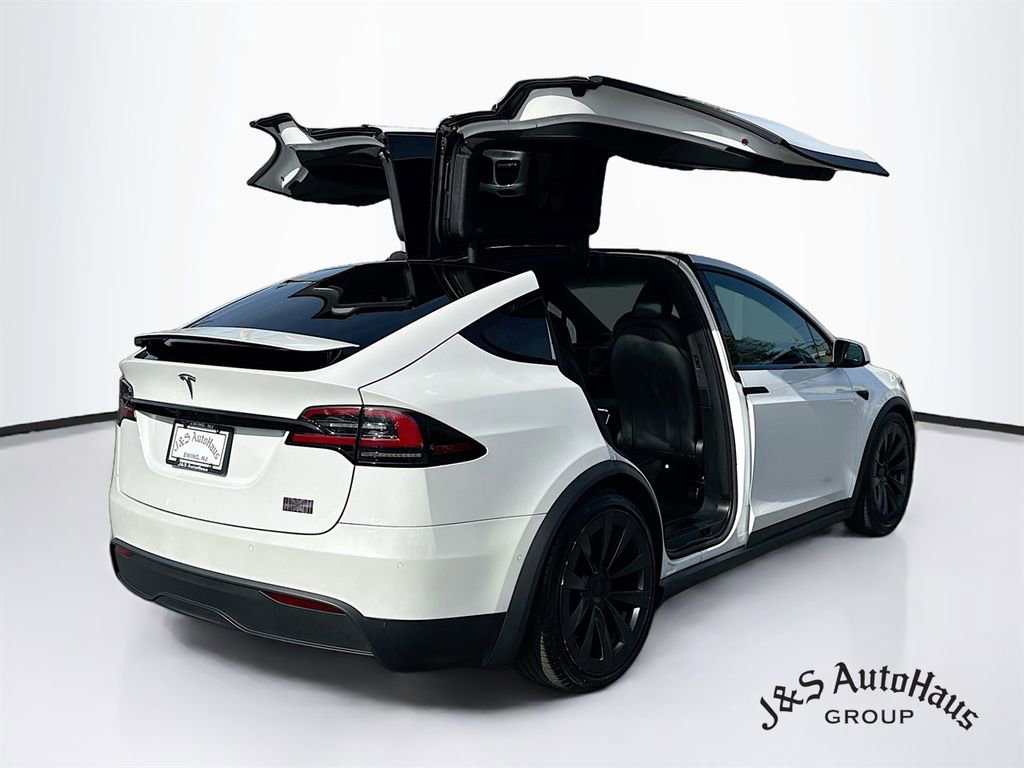 Used 2023 Tesla Model X Plaid image 7