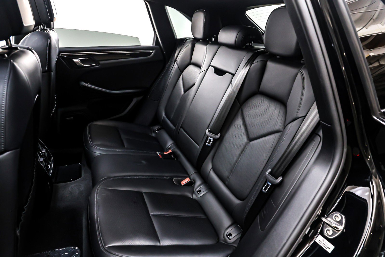 Used 2020 Porsche Macan S image 9