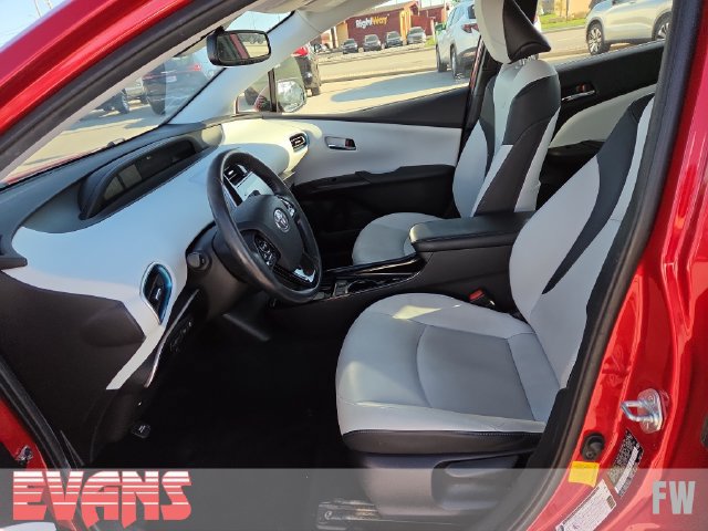 Used 2020 Toyota Prius XLE AWD/4WD image 19