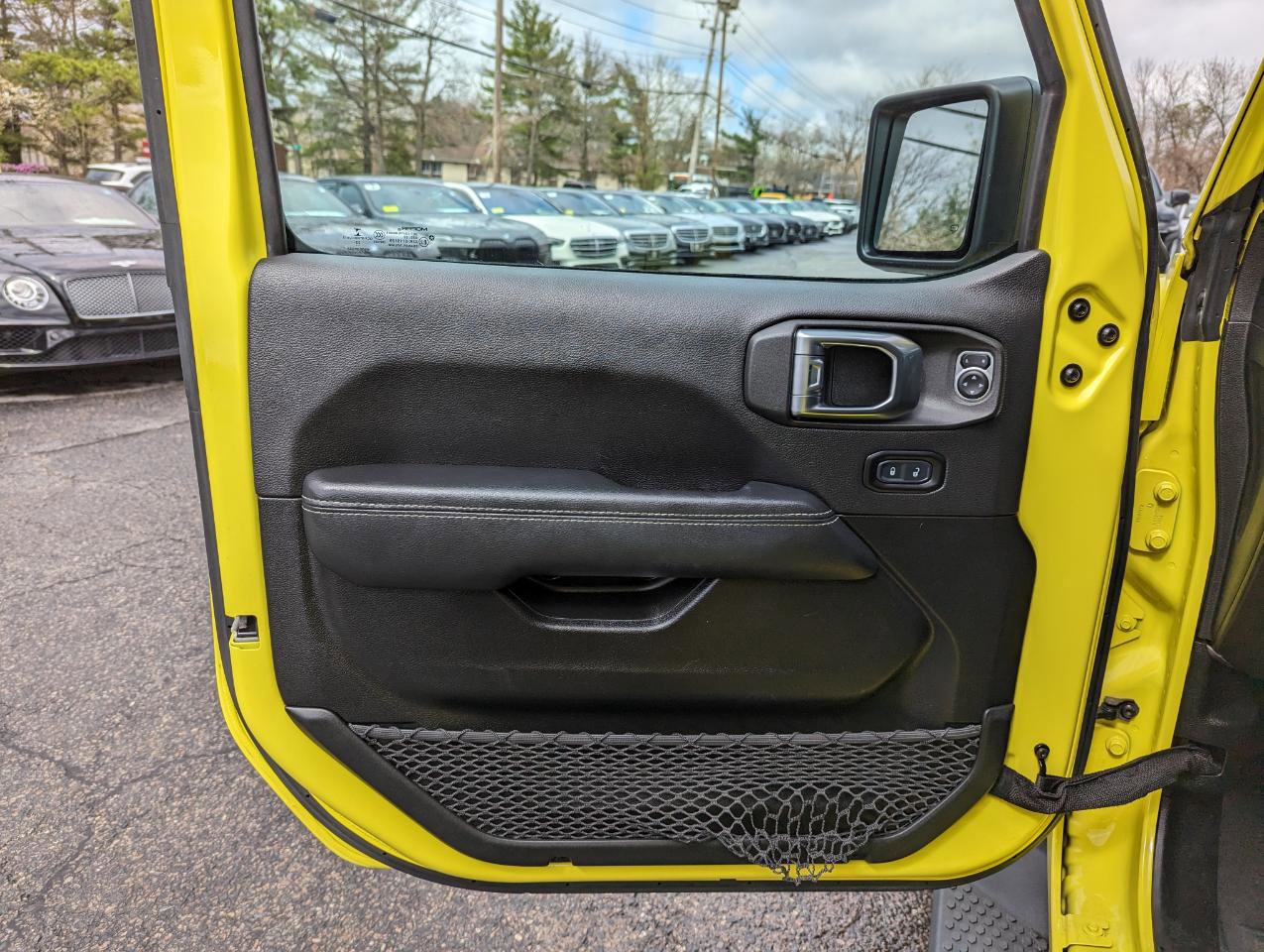 Used 2023 Jeep Wrangler Unlimited Sahara w/ Cold Weather Group AWD/4WD image 11