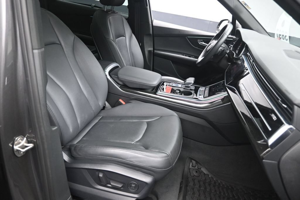 Used 2022 Audi Q7 3.0T Premium Plus w/ Premium Plus Package AWD/4WD image 30