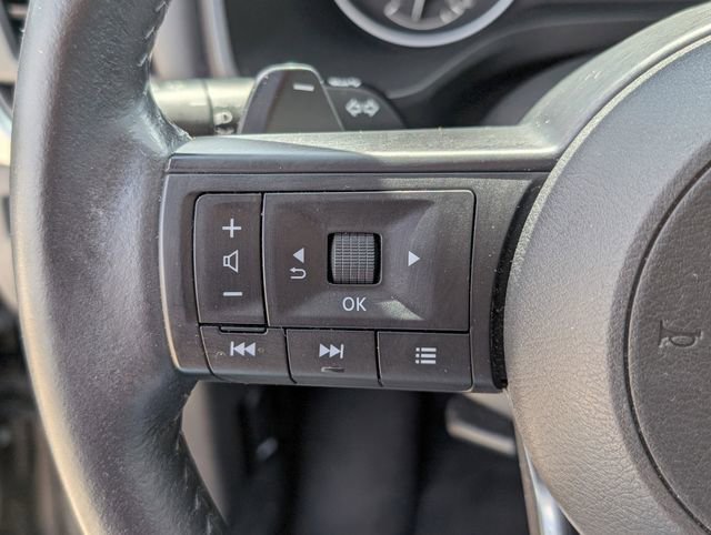 Used 2024 Nissan Rogue SV w/ SV Premium Package image 16