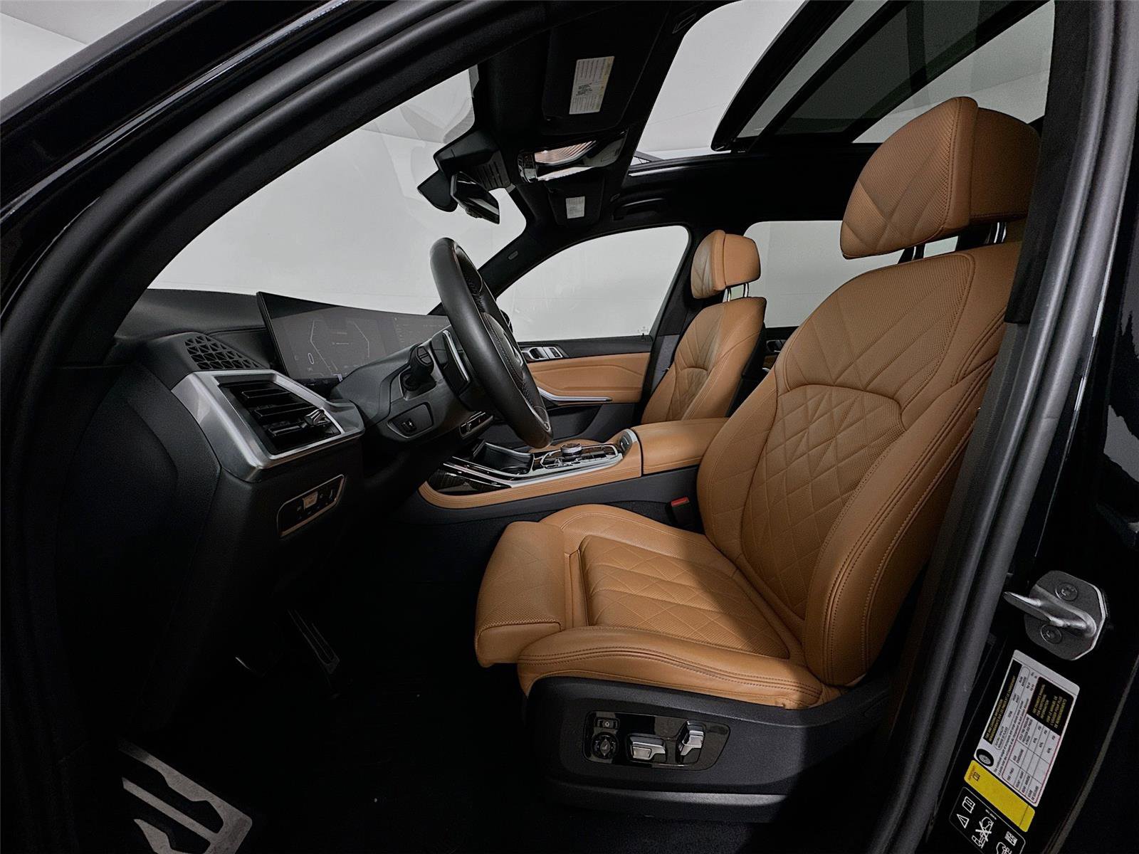 Used 2023 BMW X7 xDrive40i w/ M Sport Package image 21