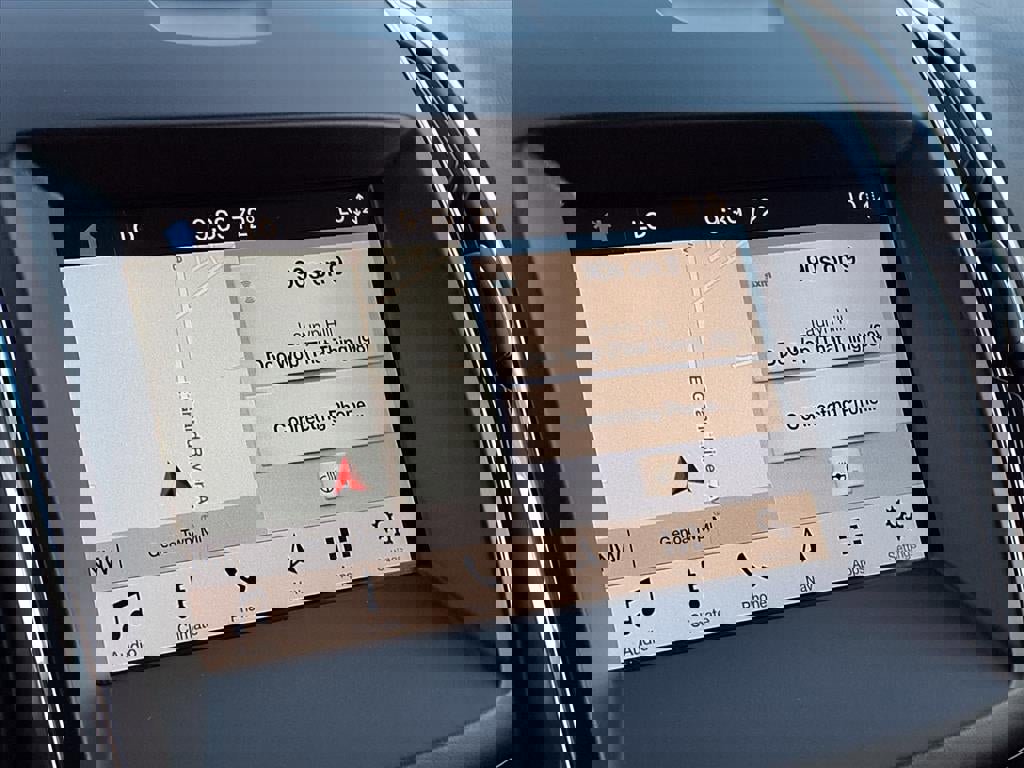 Certified 2019 Ford Edge Titanium w/ Cold Weather Package image 18